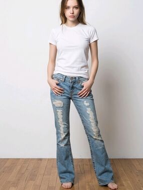 True Religion Bobby Flare Distressed Jeans Sz 28